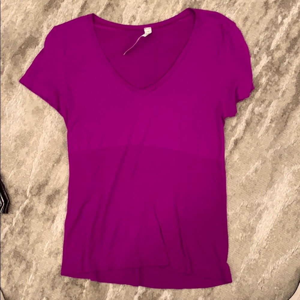 Alo yoga short sleeve shirt